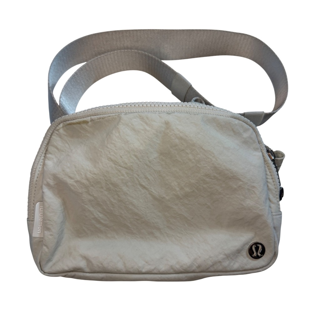 Lululemon Everywhere Belt Bag‎ 1L Light Beige White Crinkle Nylon Fanny Pack